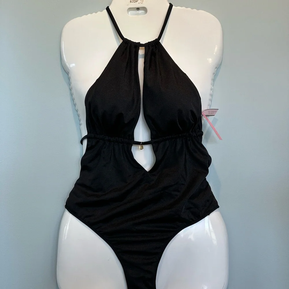 Victoria’s Secret High Neck KeyHole Monokini Black Swimsuit size Medium NWT